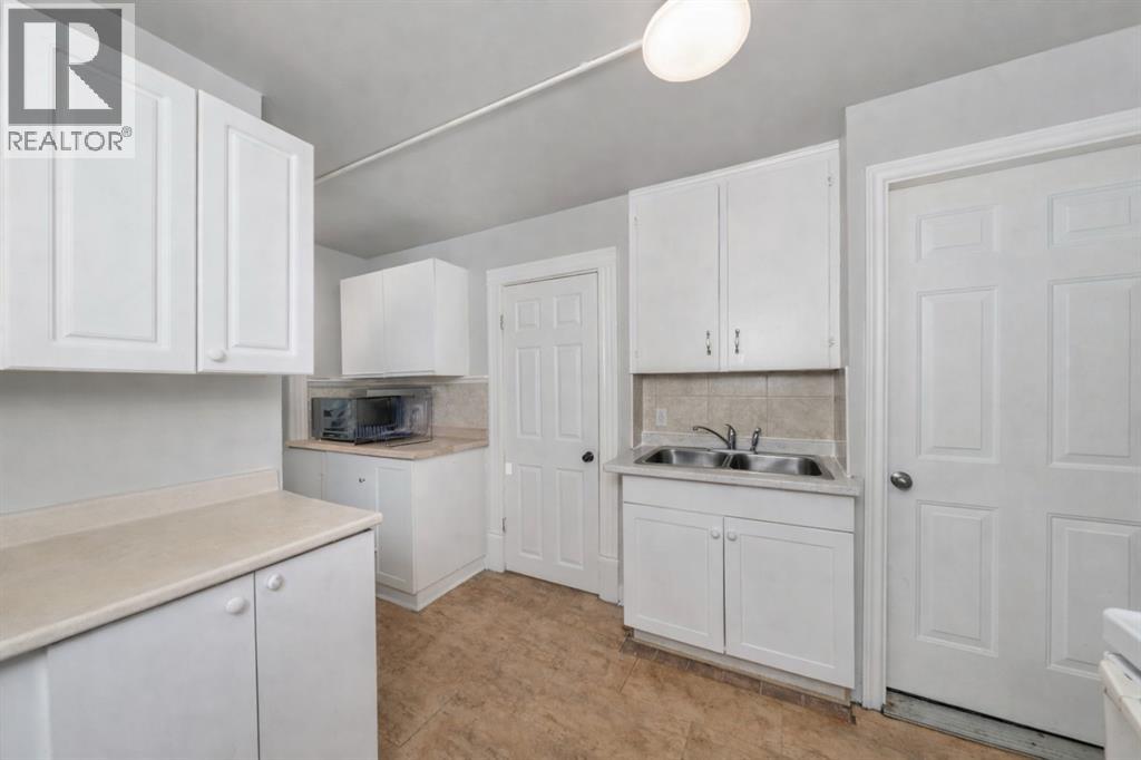 150 College Avenue North, Sarnia, Ontario  N7T 6B3 - Photo 8 - 26003638