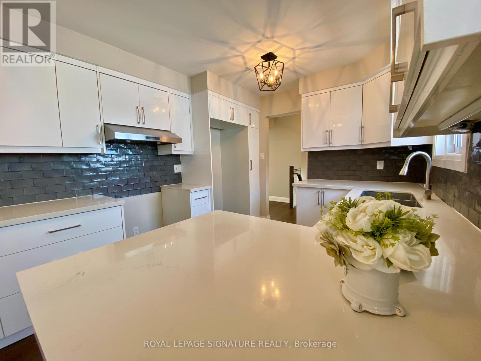 4194 Tea Garden Circle, Mississauga, Ontario  L5B 2W8 - Photo 16 - W12838112