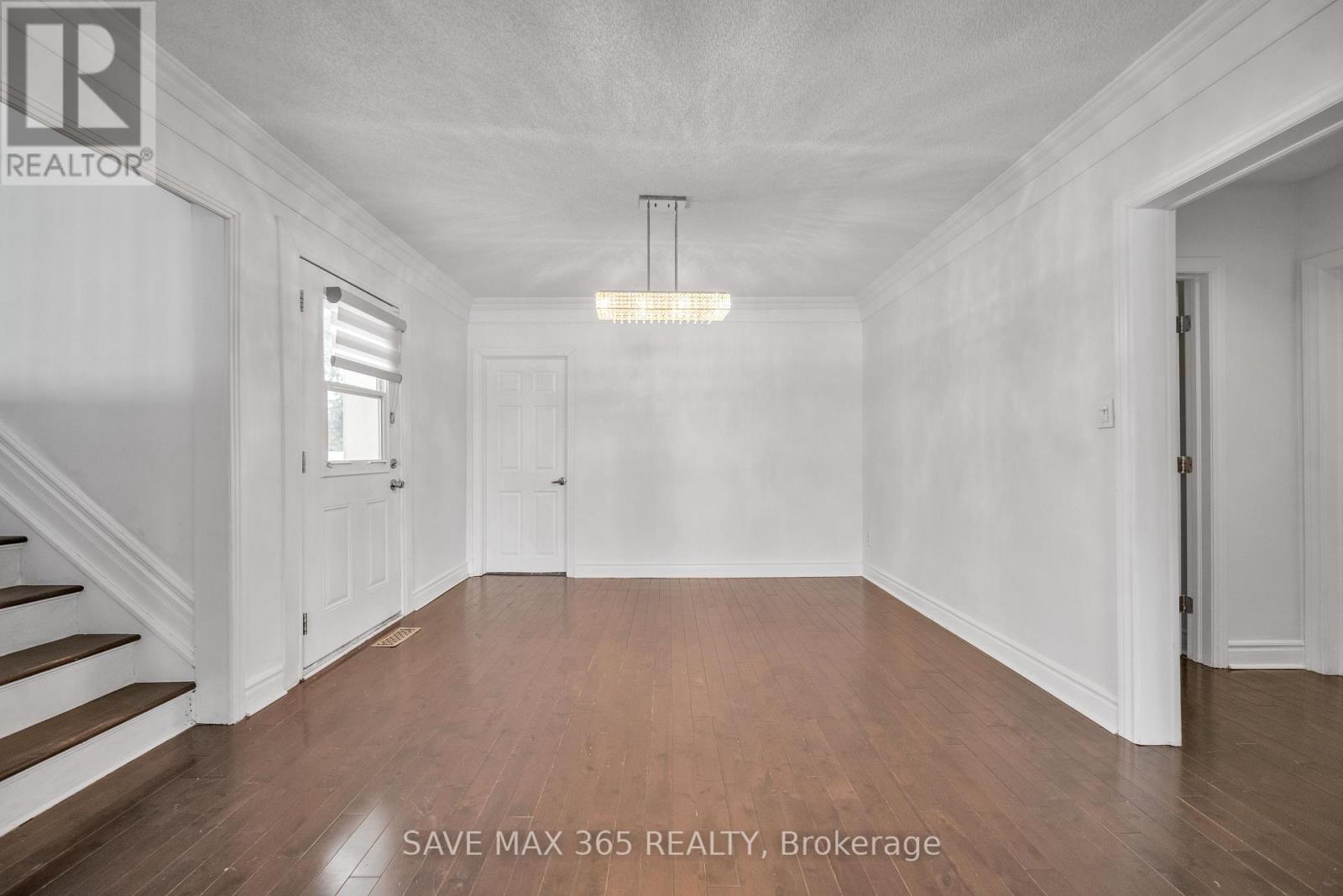 Main - 202 Renforth Drive, Toronto (Markland Wood), Ontario  M9C 2K7 - Photo 10 - W12838168