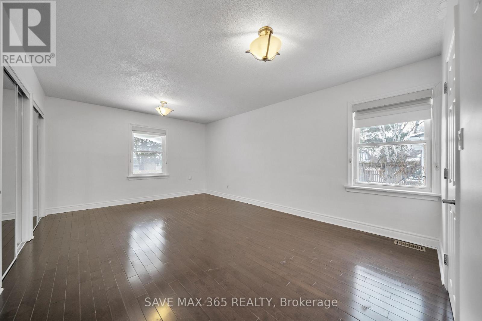 Main - 202 Renforth Drive, Toronto (Markland Wood), Ontario  M9C 2K7 - Photo 14 - W12838168