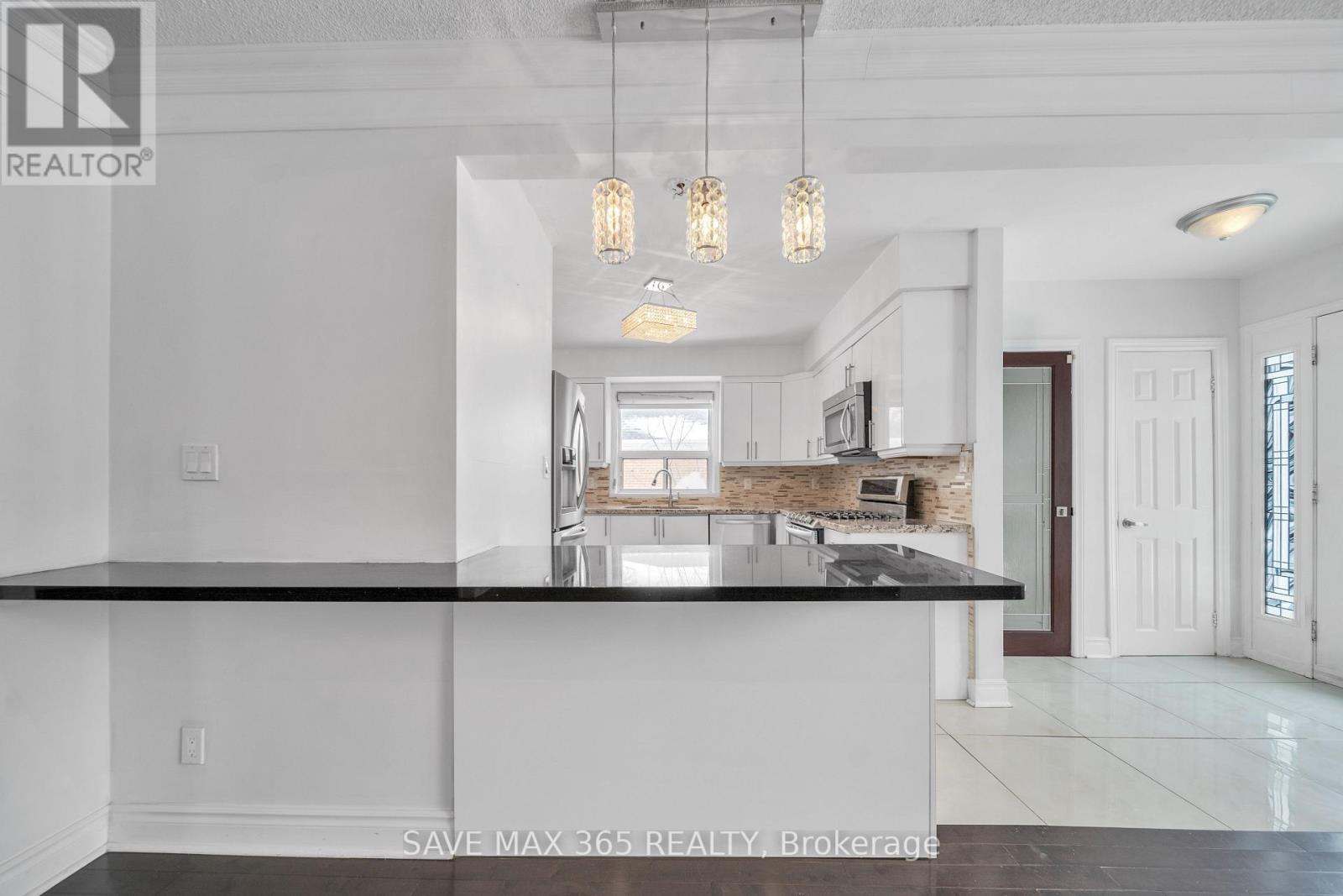 Main - 202 Renforth Drive, Toronto (Markland Wood), Ontario  M9C 2K7 - Photo 19 - W12838168