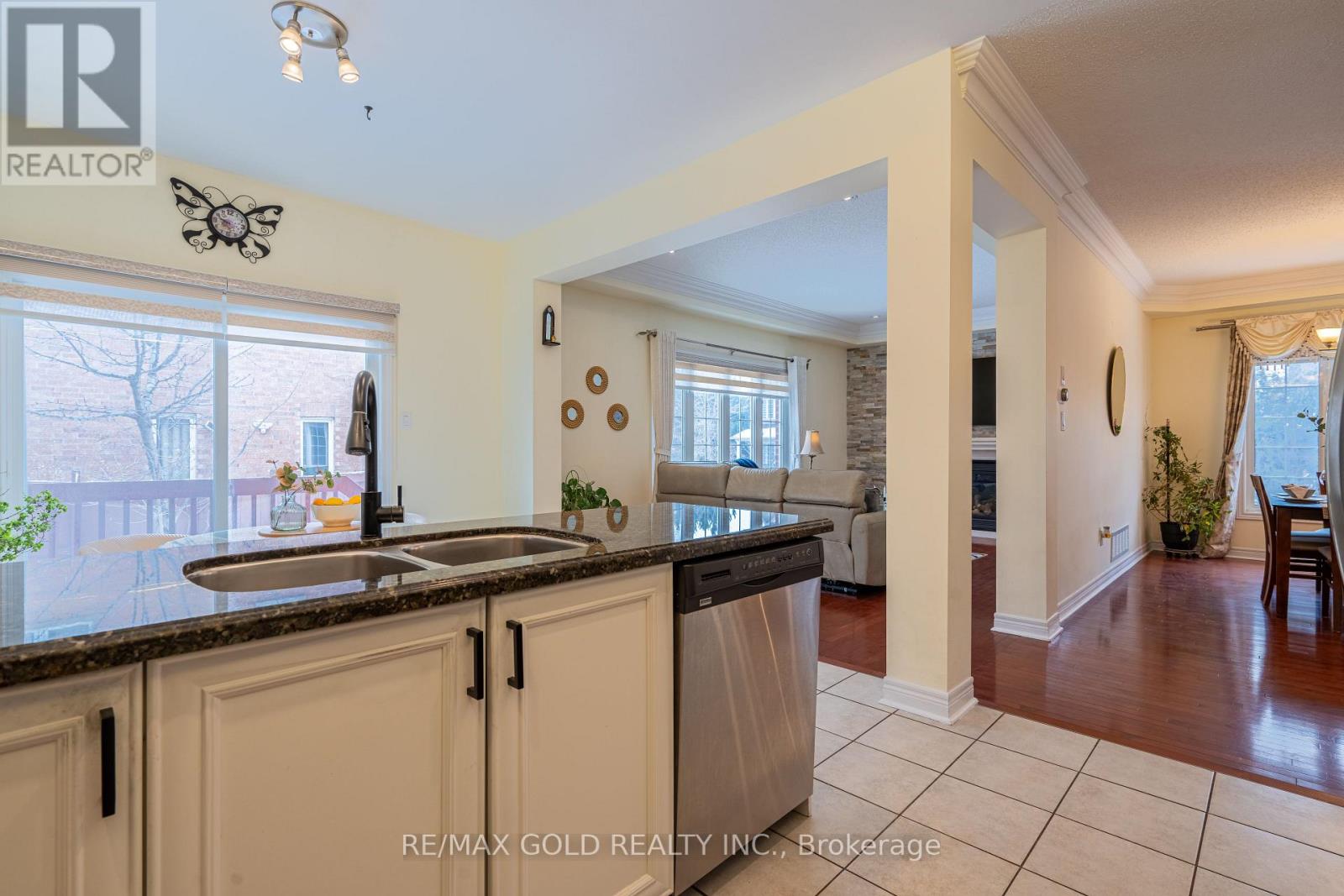 311 Father Tobin Road, Brampton, Ontario  L6R 0P4 - Photo 11 - W12838254