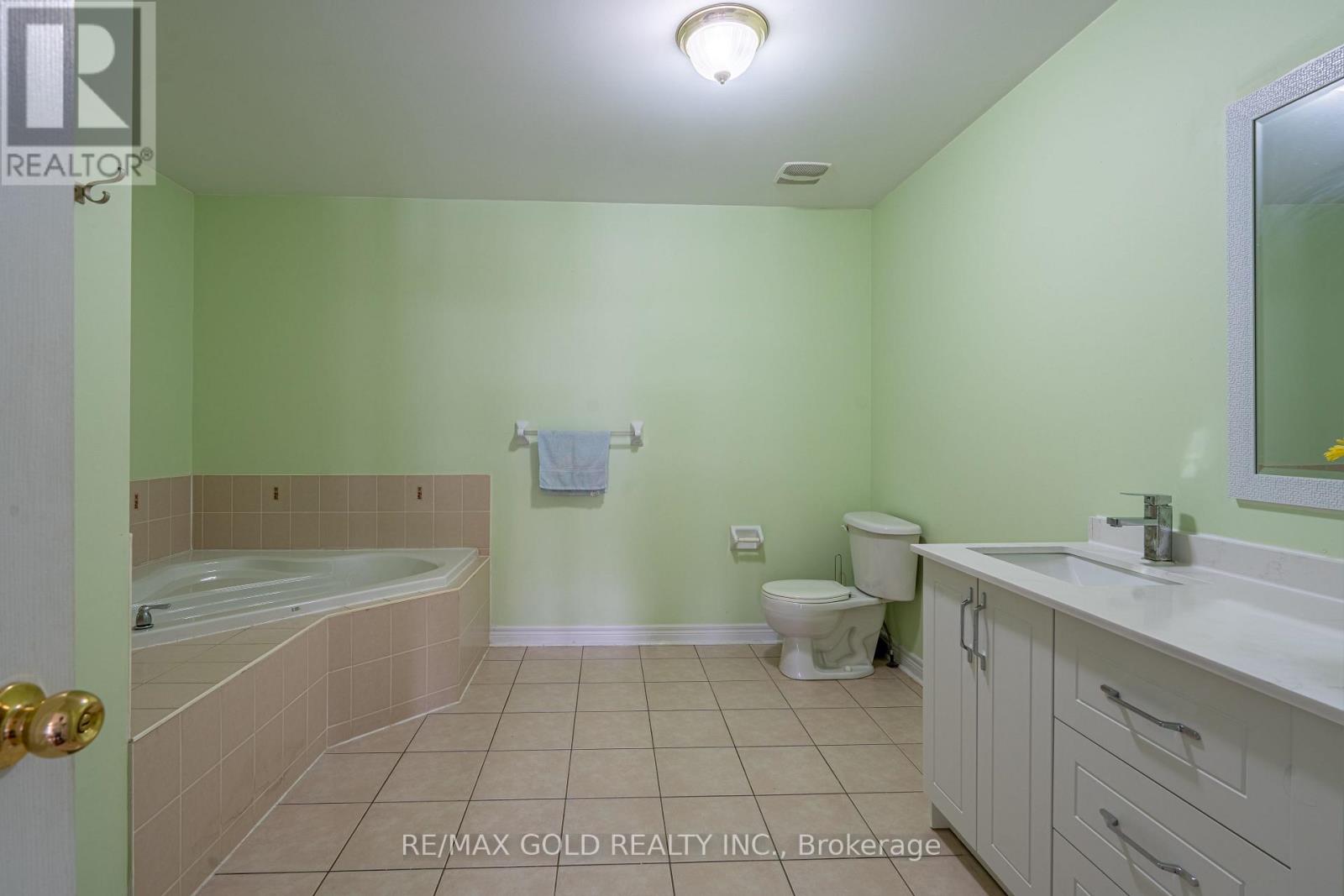 311 Father Tobin Road, Brampton, Ontario  L6R 0P4 - Photo 21 - W12838254