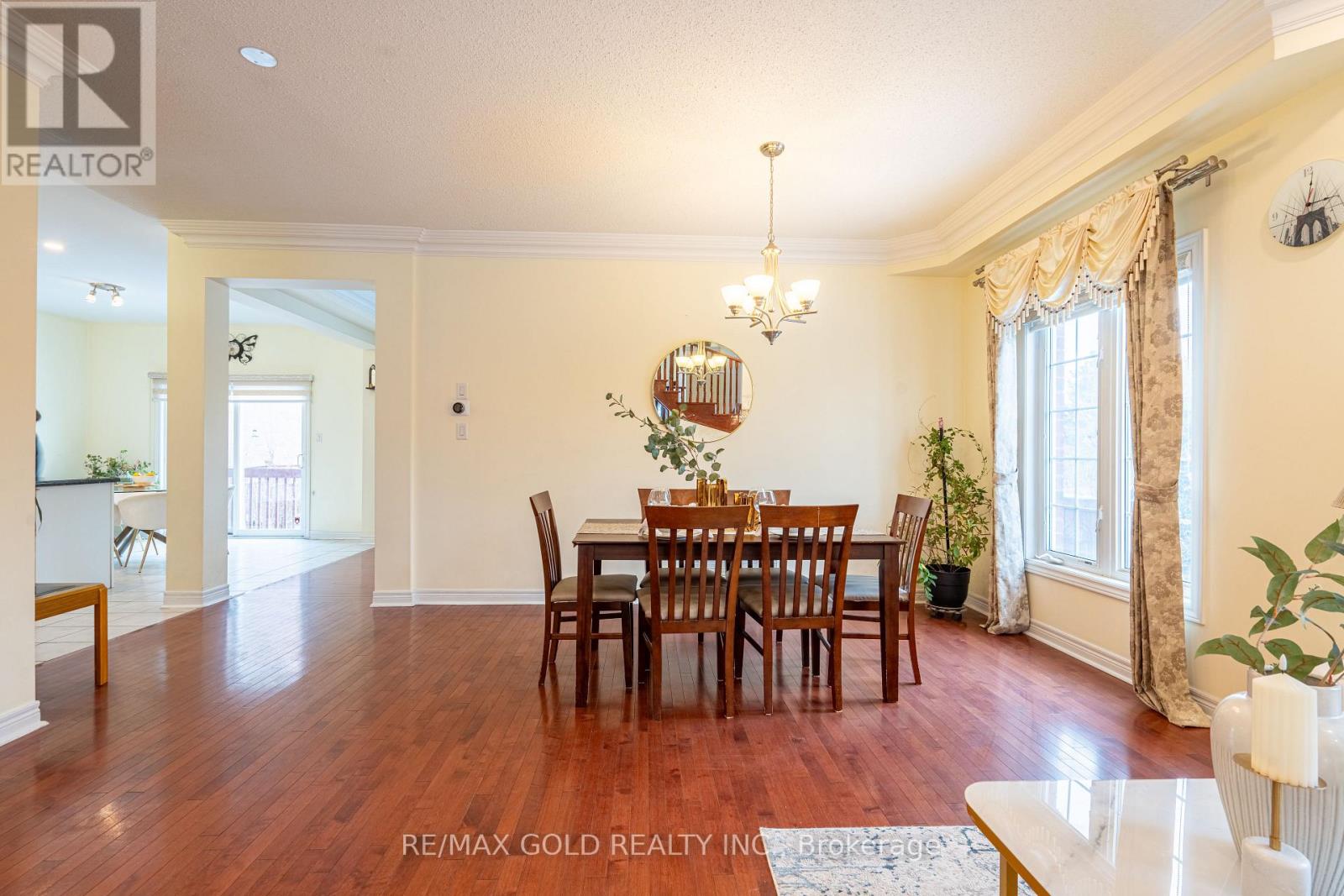 311 Father Tobin Road, Brampton, Ontario  L6R 0P4 - Photo 5 - W12838254