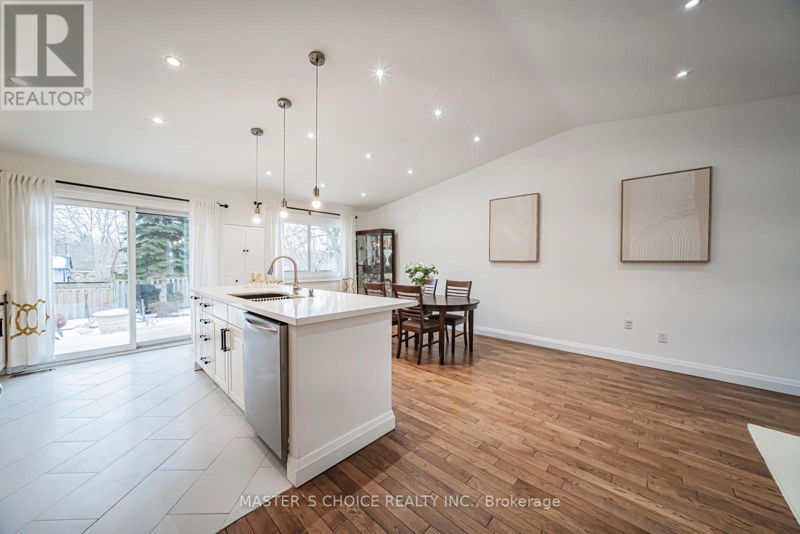 3294 Rhonda Valley Drive, Mississauga, Ontario  L5A 3E9 - Photo 6 - W12838262