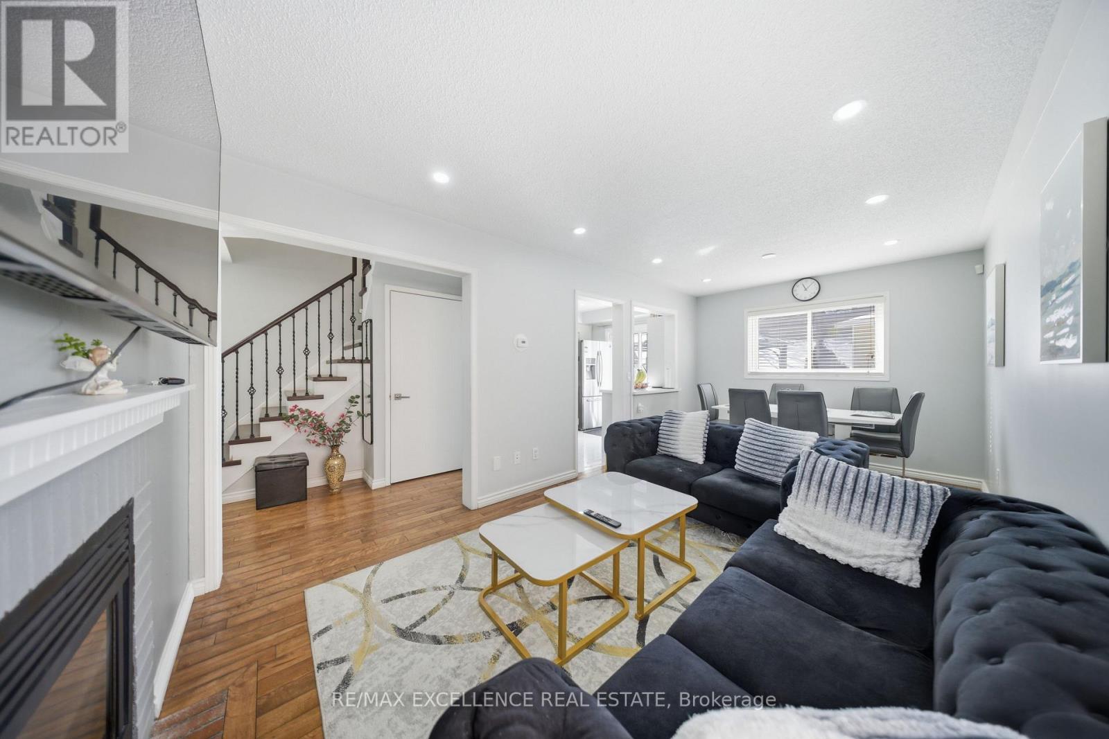 46 Nectarine Crescent, Brampton, Ontario  L6S 5Z1 - Photo 7 - W12838290