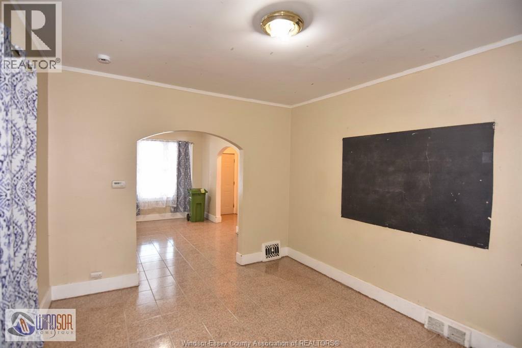 735-737 Partington, Windsor, Ontario  N9B 2N6 - Photo 7 - 26004392