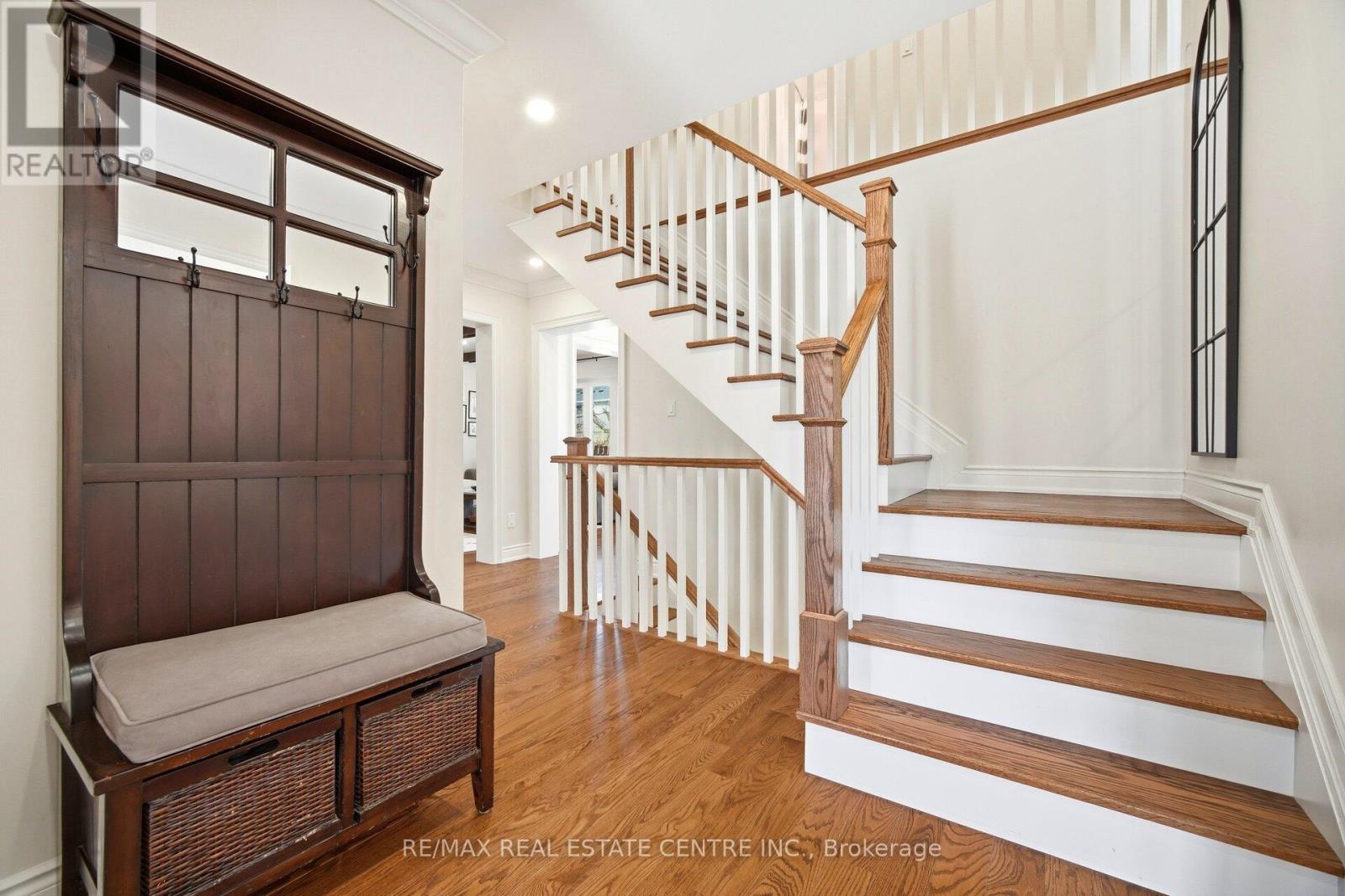 4253 Marblethorne Court, Mississauga, Ontario  L4W 2H9 - Photo 22 - W12838392