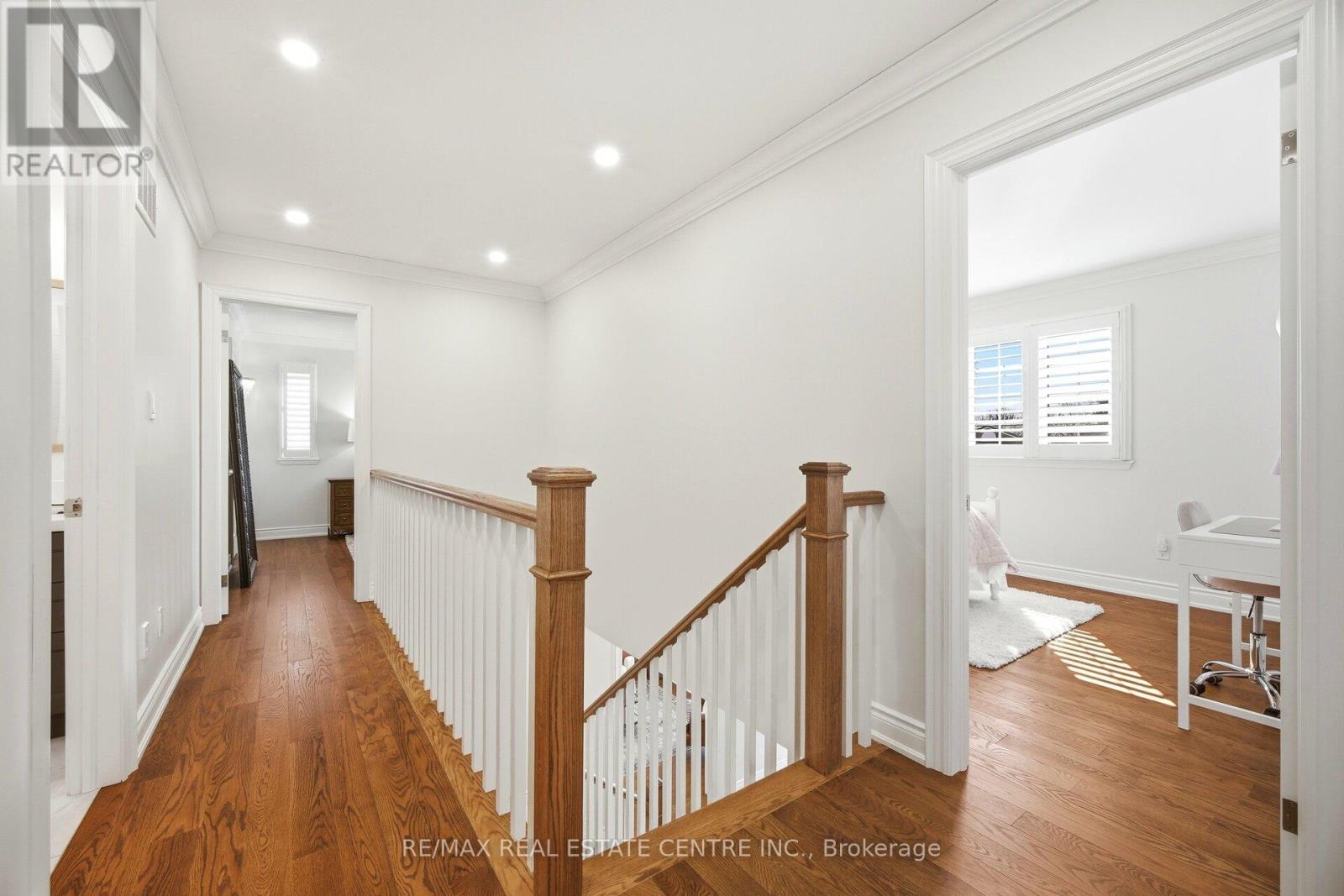 4253 Marblethorne Court, Mississauga, Ontario  L4W 2H9 - Photo 23 - W12838392