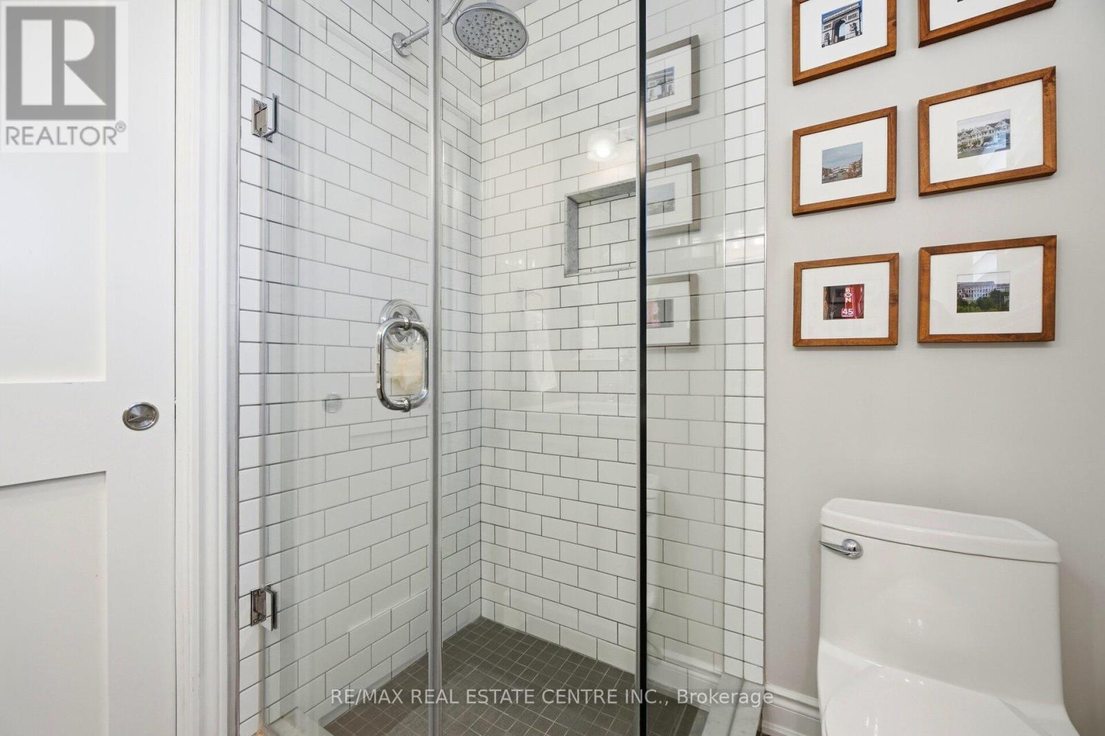 4253 Marblethorne Court, Mississauga, Ontario  L4W 2H9 - Photo 27 - W12838392