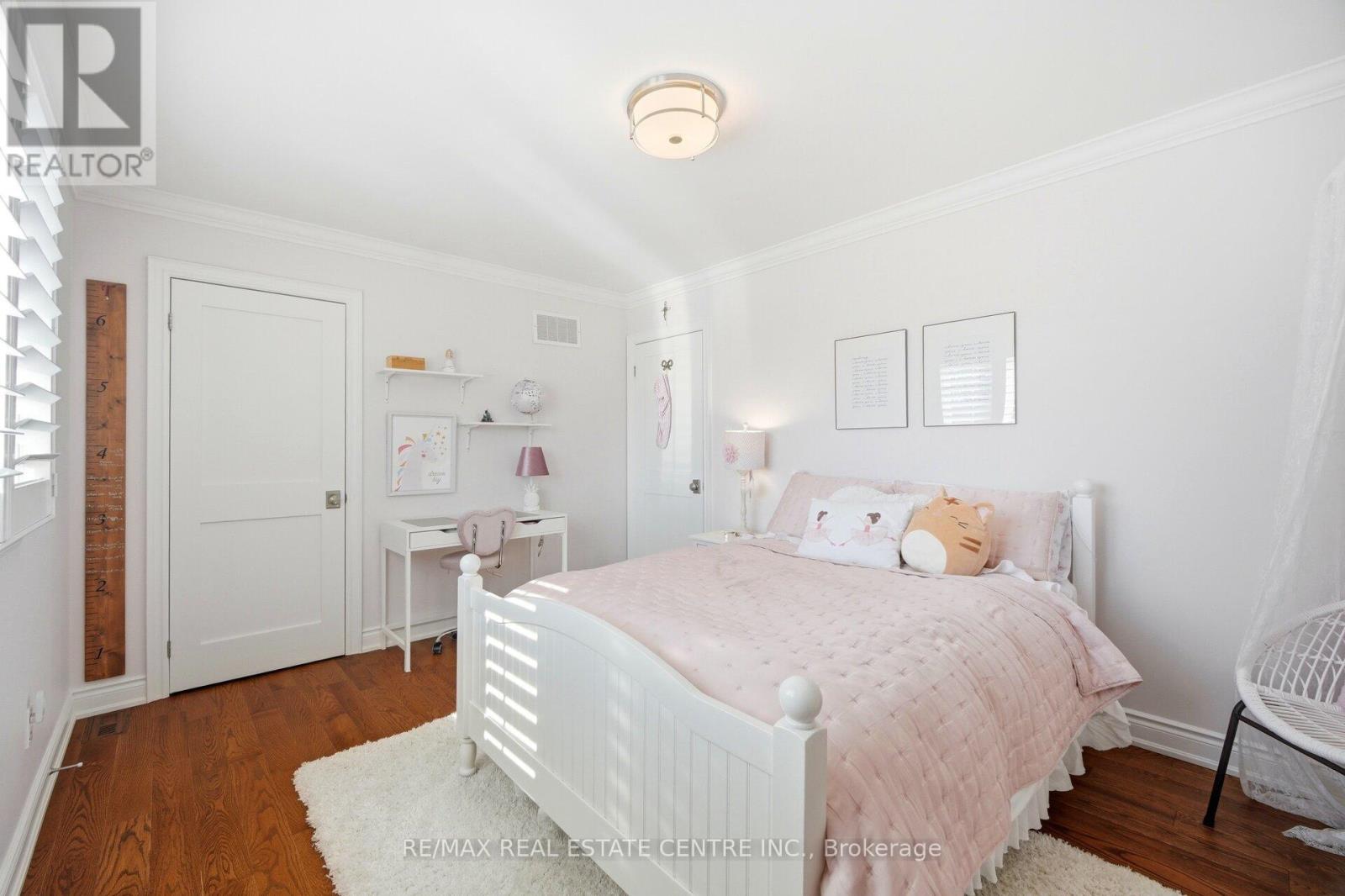 4253 Marblethorne Court, Mississauga, Ontario  L4W 2H9 - Photo 30 - W12838392