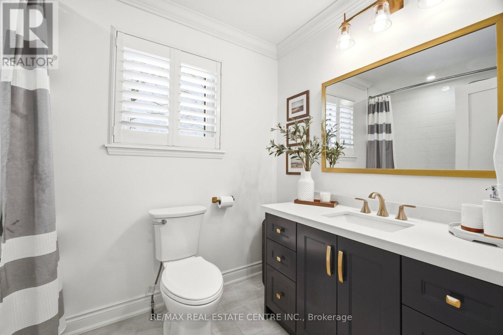 4253 Marblethorne Court, Mississauga, Ontario  L4W 2H9 - Photo 33 - W12838392