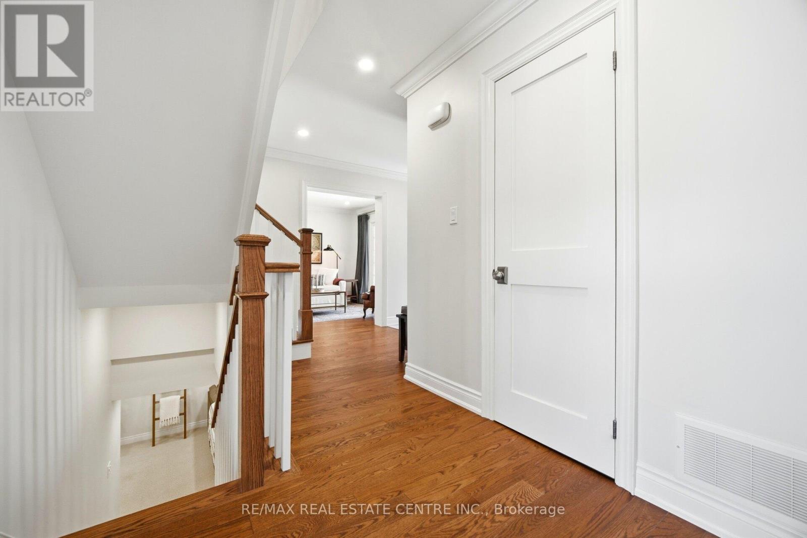 4253 Marblethorne Court, Mississauga, Ontario  L4W 2H9 - Photo 35 - W12838392