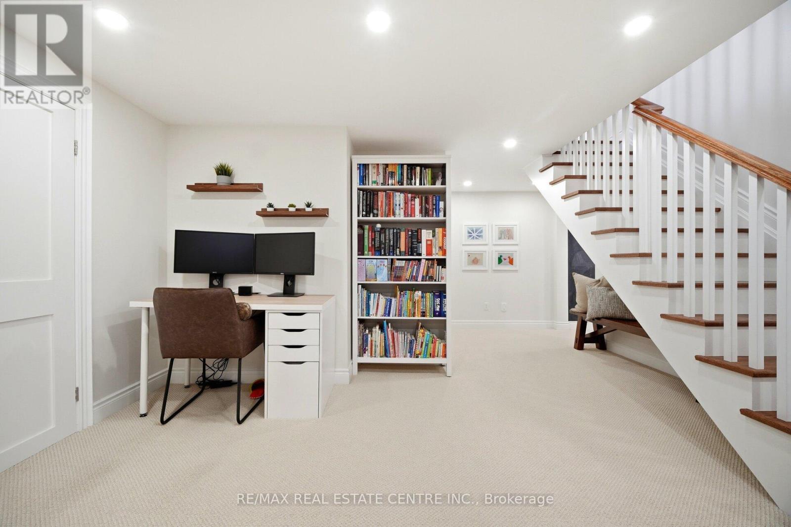 4253 Marblethorne Court, Mississauga, Ontario  L4W 2H9 - Photo 37 - W12838392