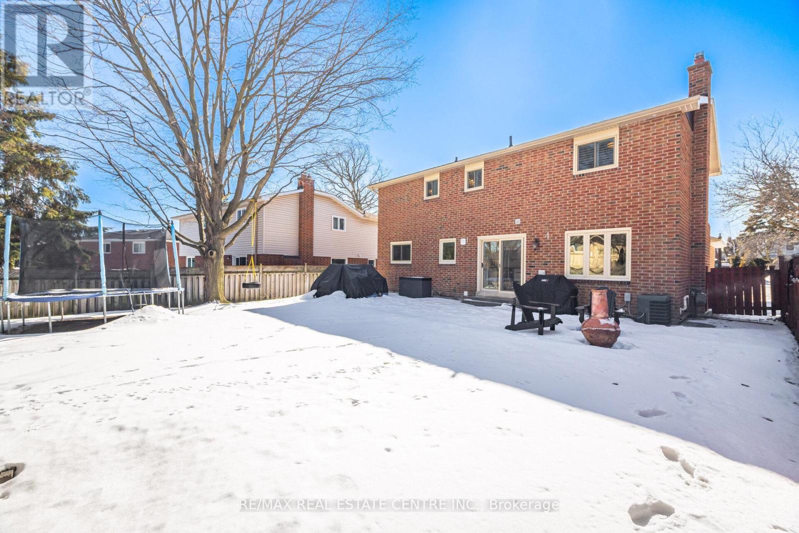 4253 Marblethorne Court, Mississauga, Ontario  L4W 2H9 - Photo 47 - W12838392