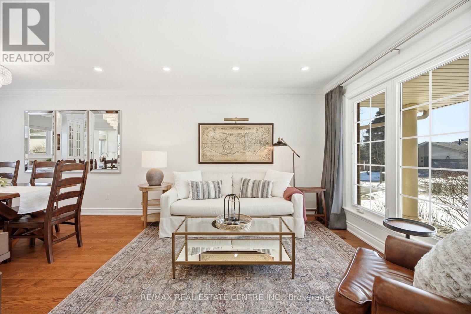 4253 Marblethorne Court, Mississauga, Ontario  L4W 2H9 - Photo 6 - W12838392