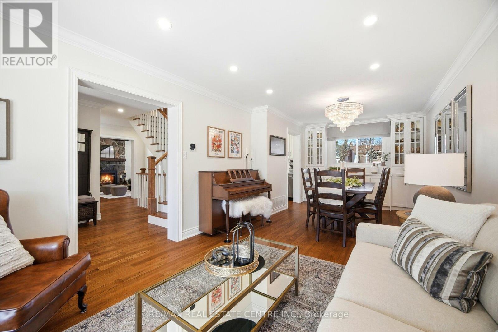 4253 Marblethorne Court, Mississauga, Ontario  L4W 2H9 - Photo 8 - W12838392