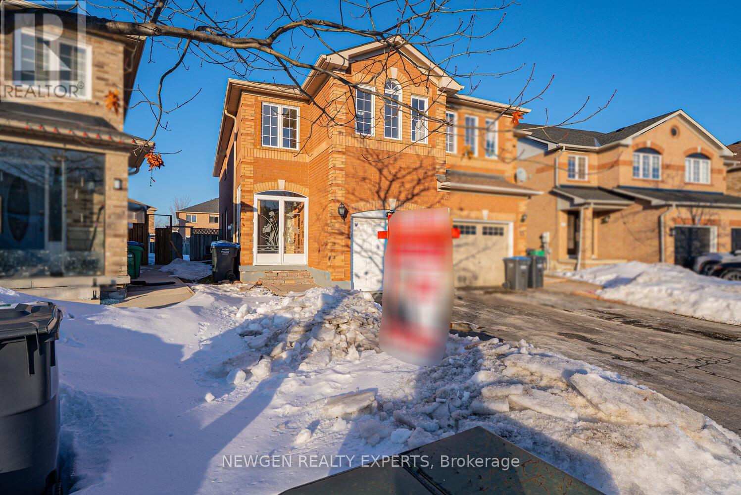 23 Whiteface Crescent, Brampton, Ontario  L6X 4W6 - Photo 3 - W12838424