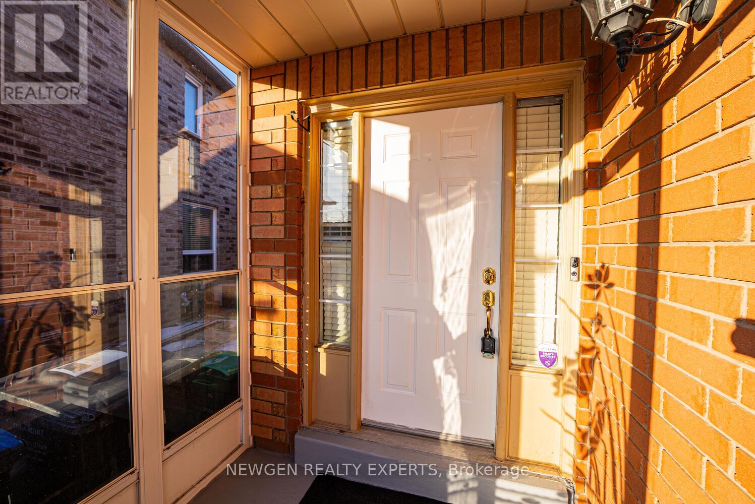 23 Whiteface Crescent, Brampton, Ontario  L6X 4W6 - Photo 7 - W12838424