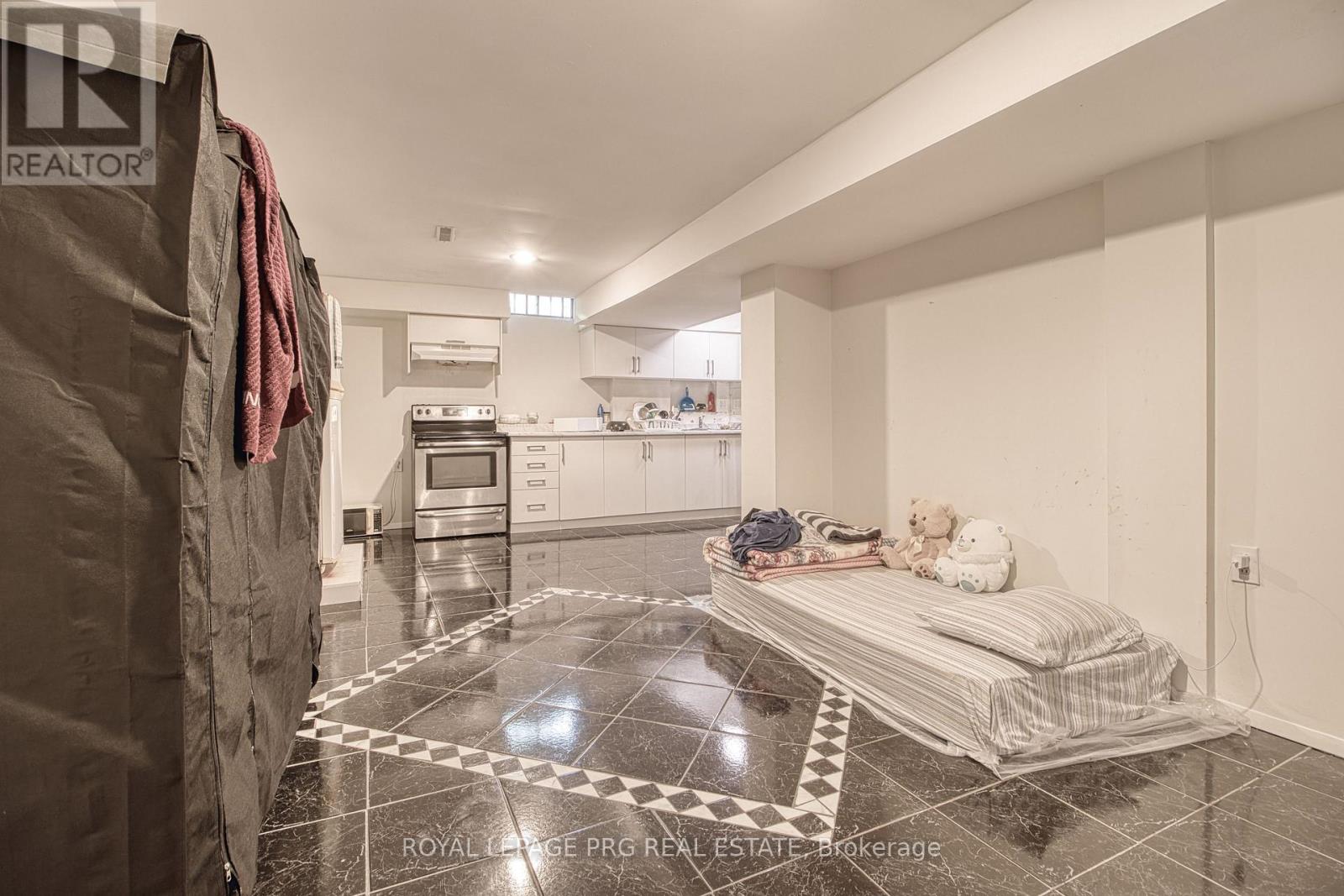 Upper Floor - 13 Stillwater Crescent, Brampton, Ontario  L6X 3K6 - Photo 39 - W12838444