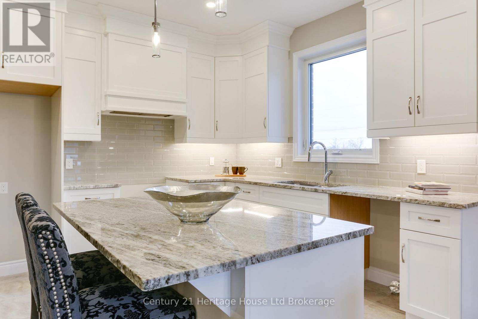 114 Beech Boulevard, Tillsonburg, Ontario  N4G 5S1 - Photo 8 - X12690836