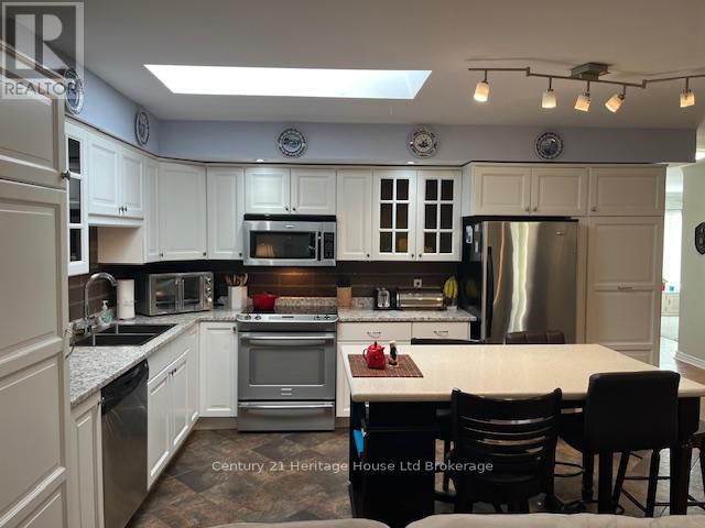 65 Edwin Crescent, Tillsonburg, Ontario  N4G 5H2 - Photo 9 - X12836616