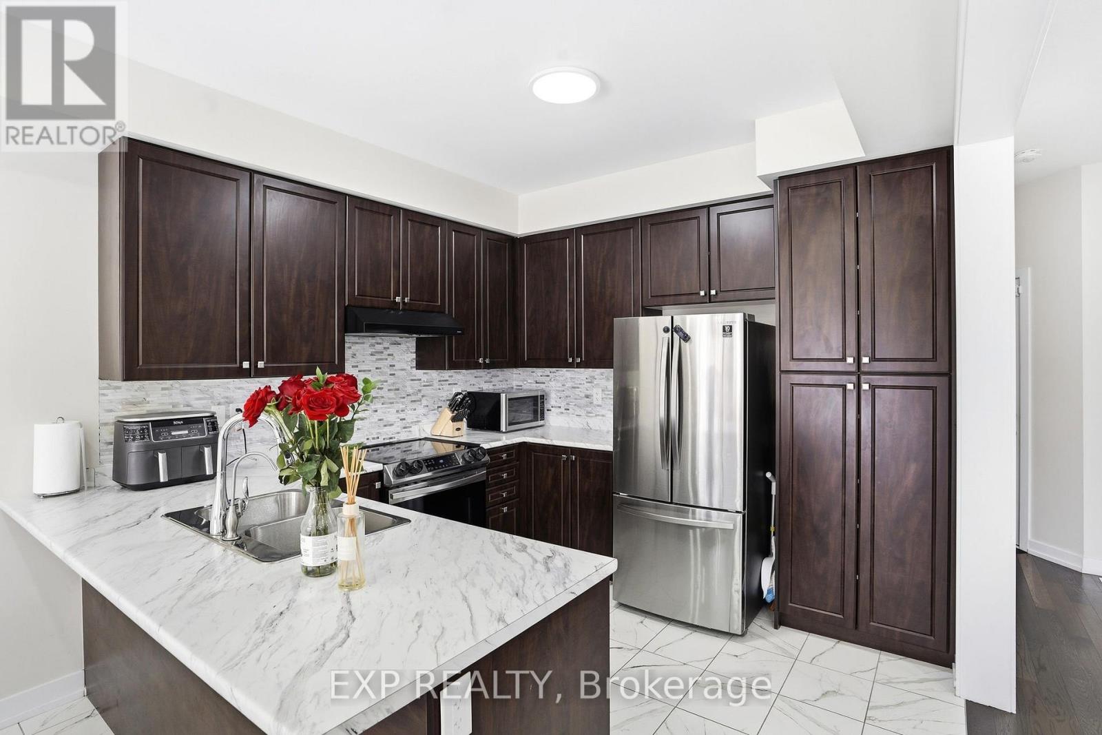 19 Hawick Crescent, Haldimand, Ontario  N3W 0G5 - Photo 14 - X12834406