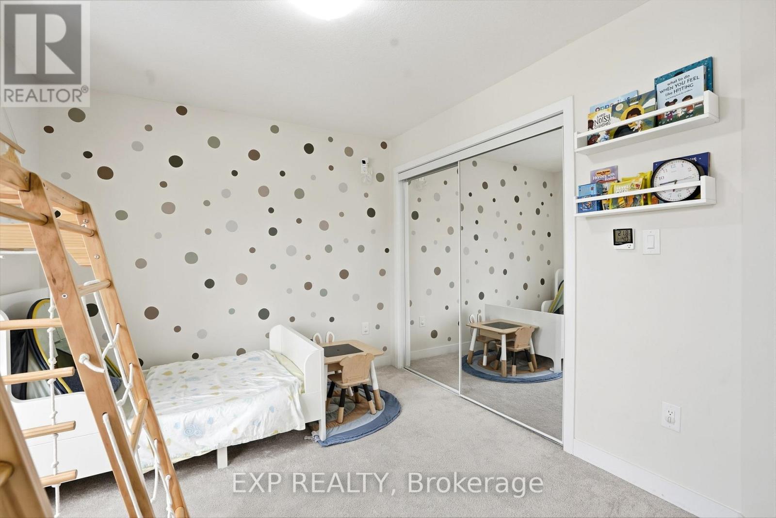 19 Hawick Crescent, Haldimand, Ontario  N3W 0G5 - Photo 23 - X12834406