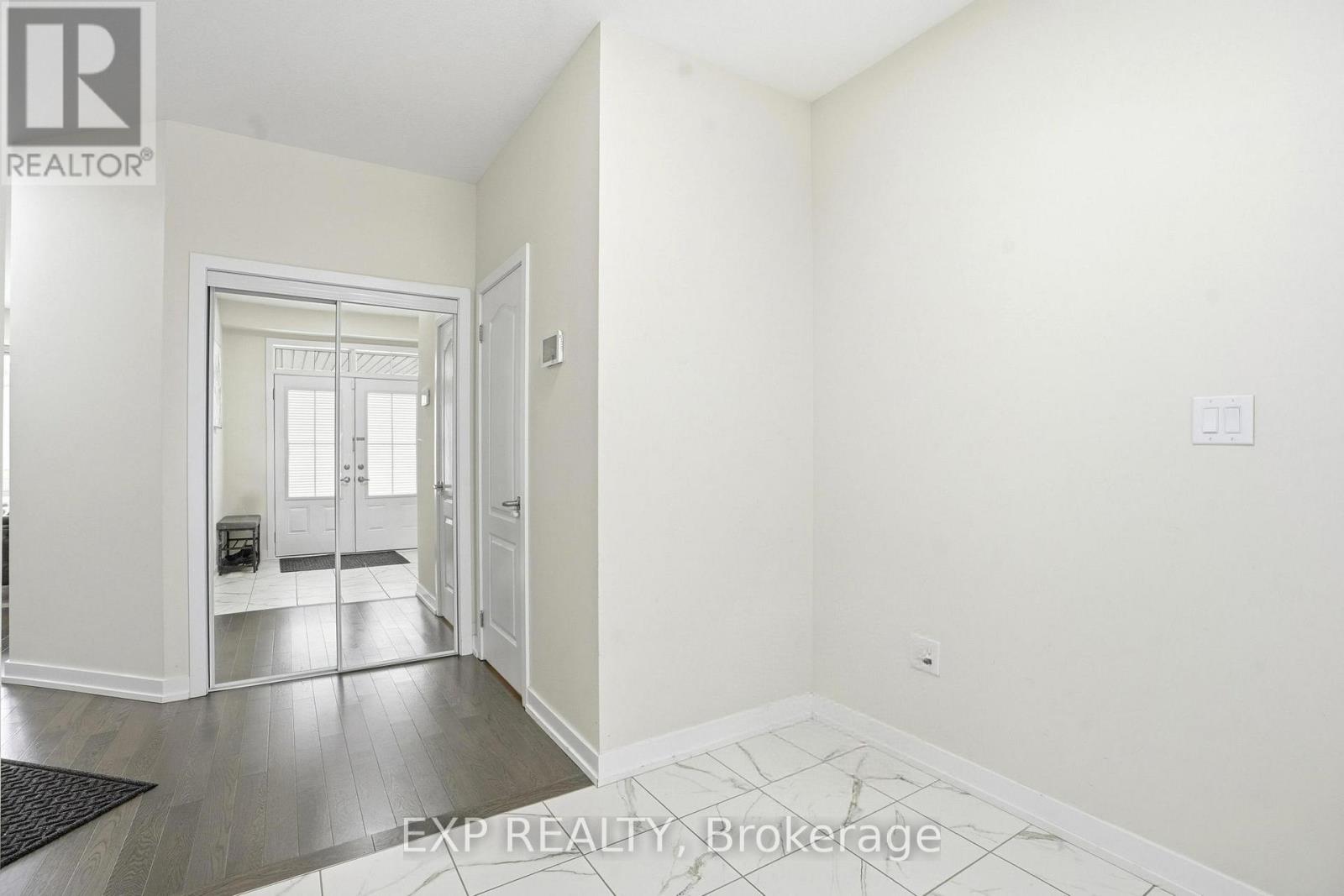 19 Hawick Crescent, Haldimand, Ontario  N3W 0G5 - Photo 8 - X12834406