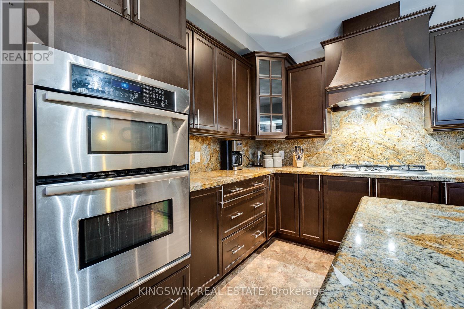 261 Fair Street, Hamilton, Ontario  L9K 0B9 - Photo 19 - X12838156