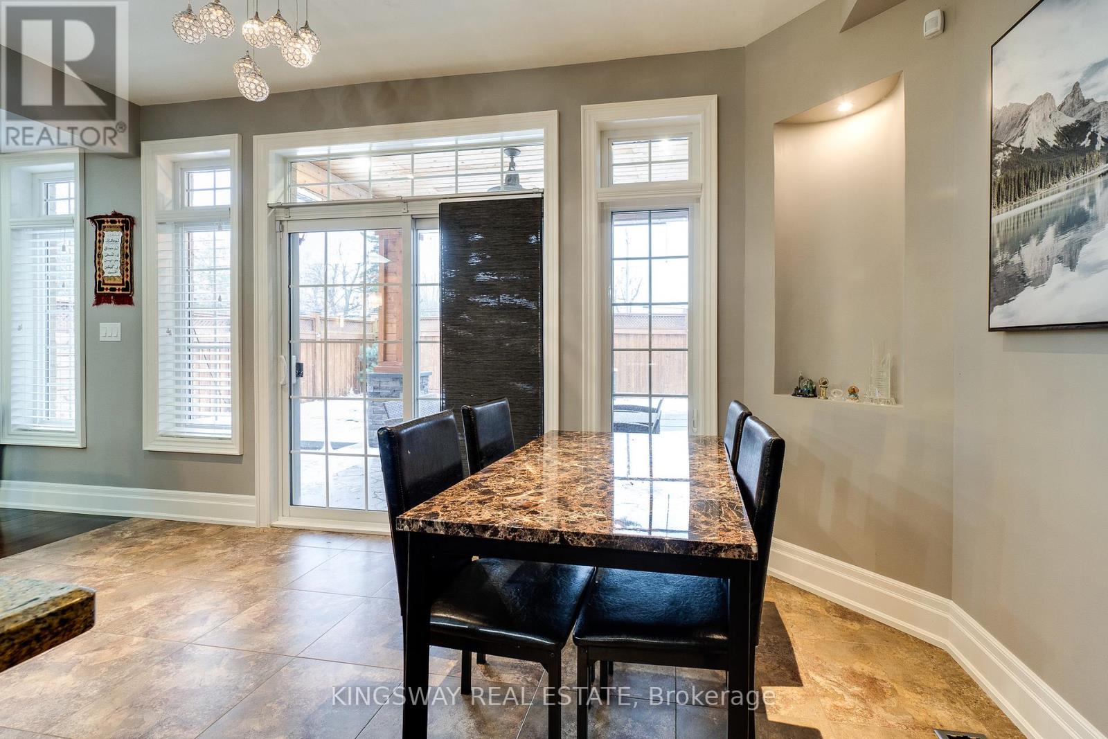 261 Fair Street, Hamilton, Ontario  L9K 0B9 - Photo 21 - X12838156