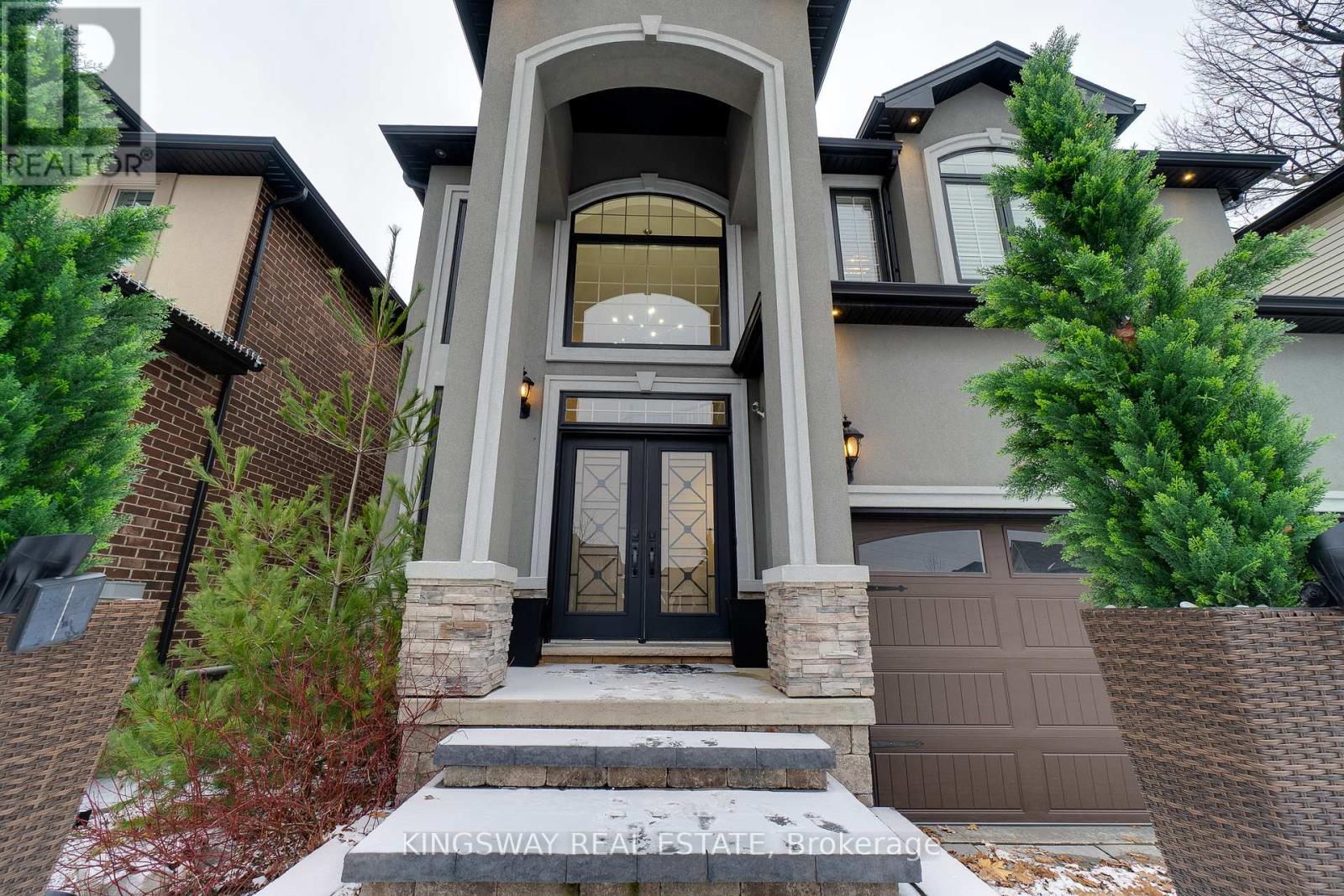 261 Fair Street, Hamilton, Ontario  L9K 0B9 - Photo 3 - X12838156