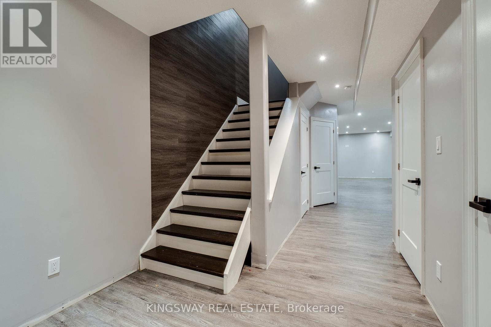 261 Fair Street, Hamilton, Ontario  L9K 0B9 - Photo 40 - X12838156