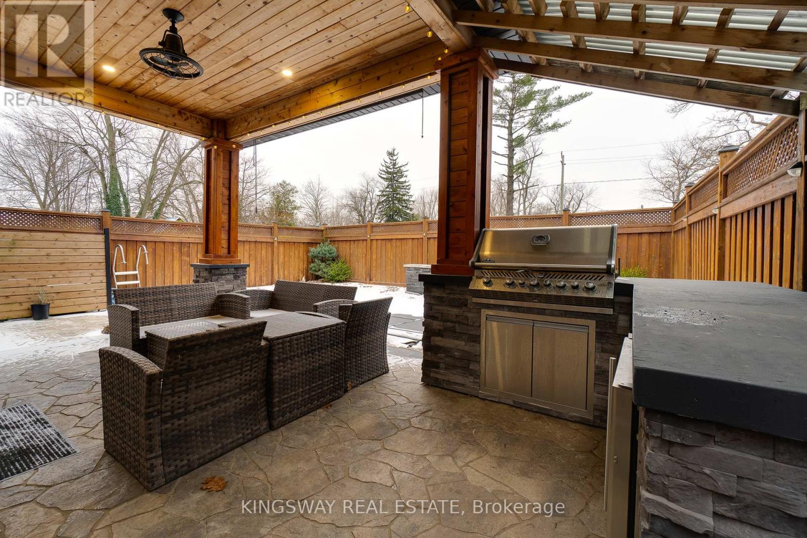 261 Fair Street, Hamilton, Ontario  L9K 0B9 - Photo 44 - X12838156