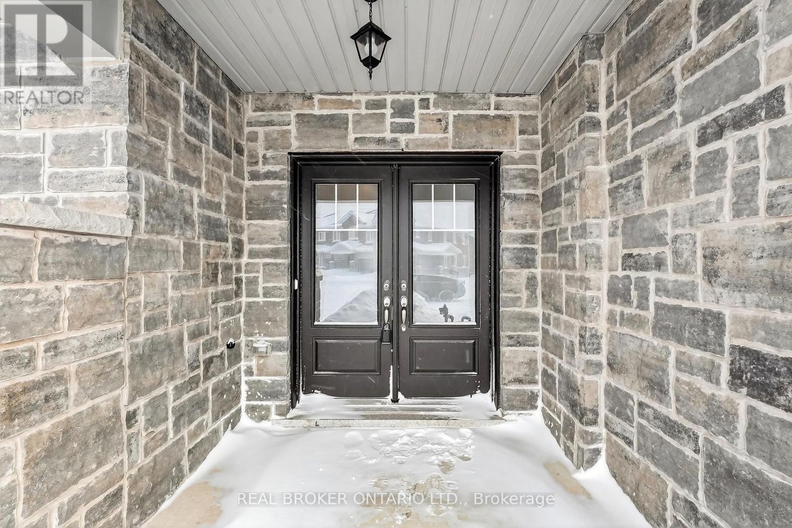 45 Sapphire Way, Thorold, Ontario  L2V 0L4 - Photo 2 - X12838210