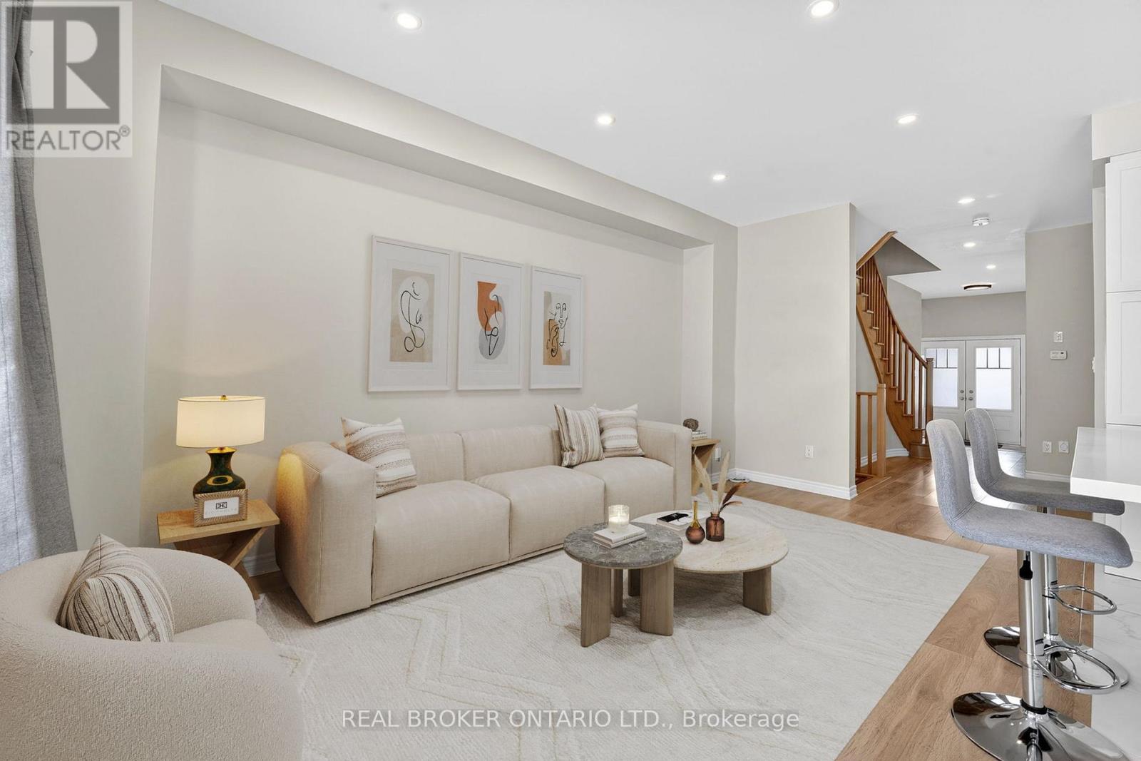 45 Sapphire Way, Thorold, Ontario  L2V 0L4 - Photo 4 - X12838210