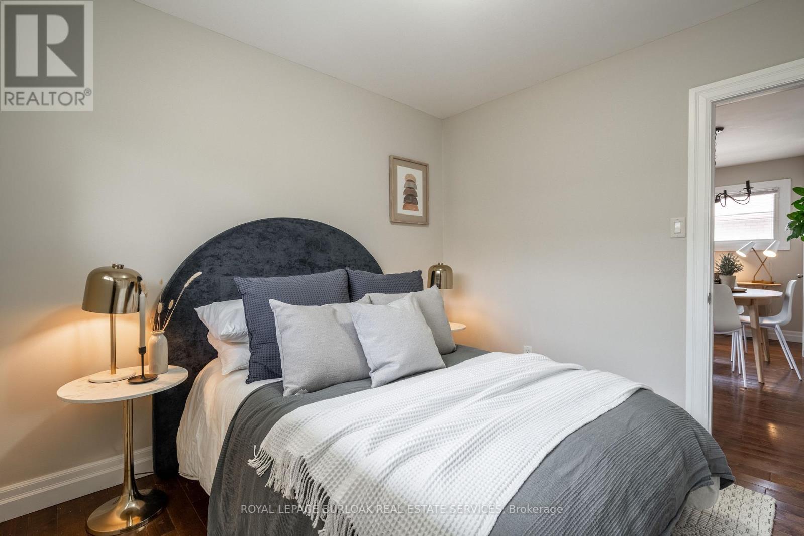 Upper - 34 Briarwood Crescent, Hamilton, Ontario  L9C 4B9 - Photo 16 - X12838296