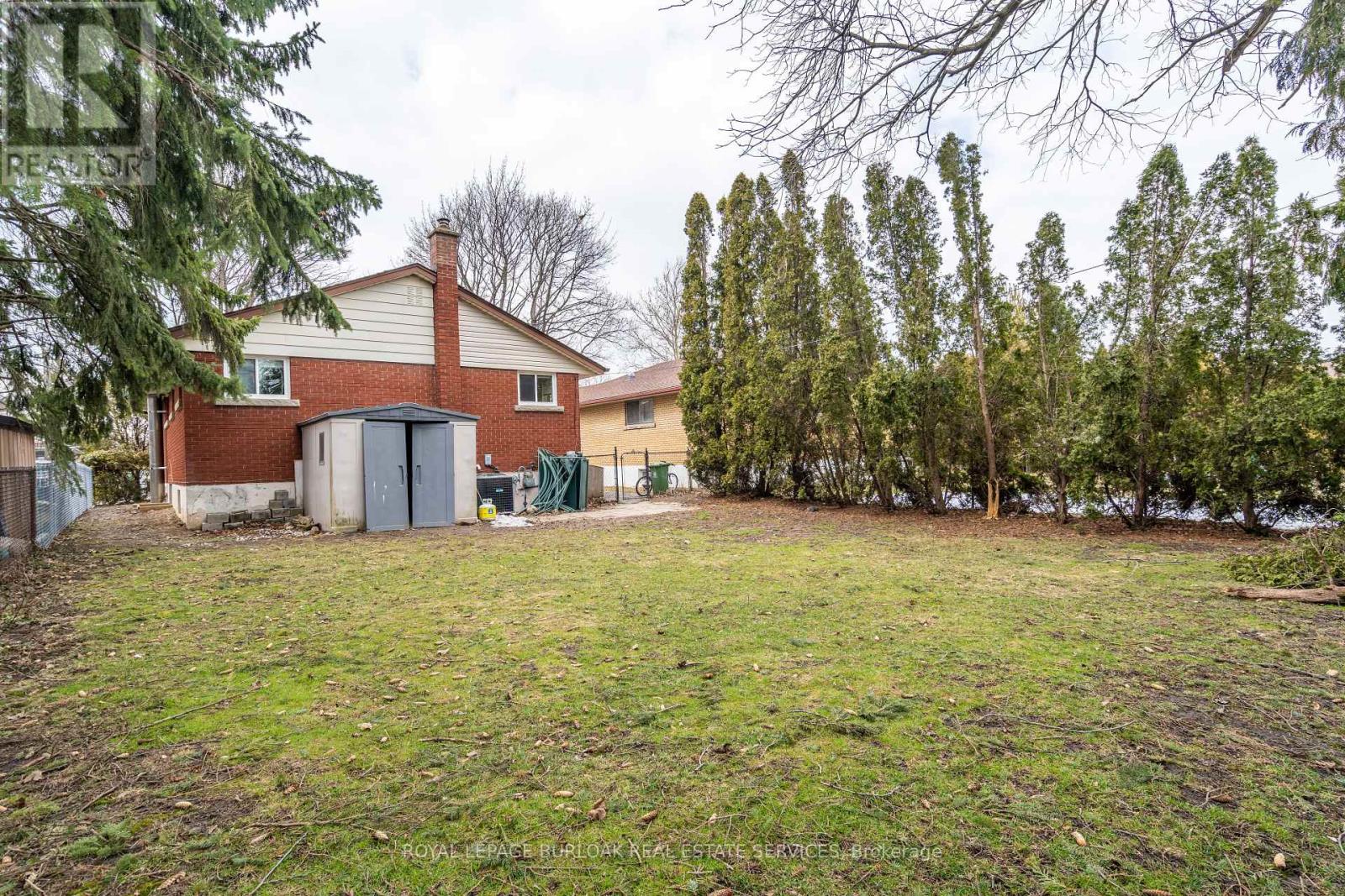 Upper - 34 Briarwood Crescent, Hamilton, Ontario  L9C 4B9 - Photo 26 - X12838296