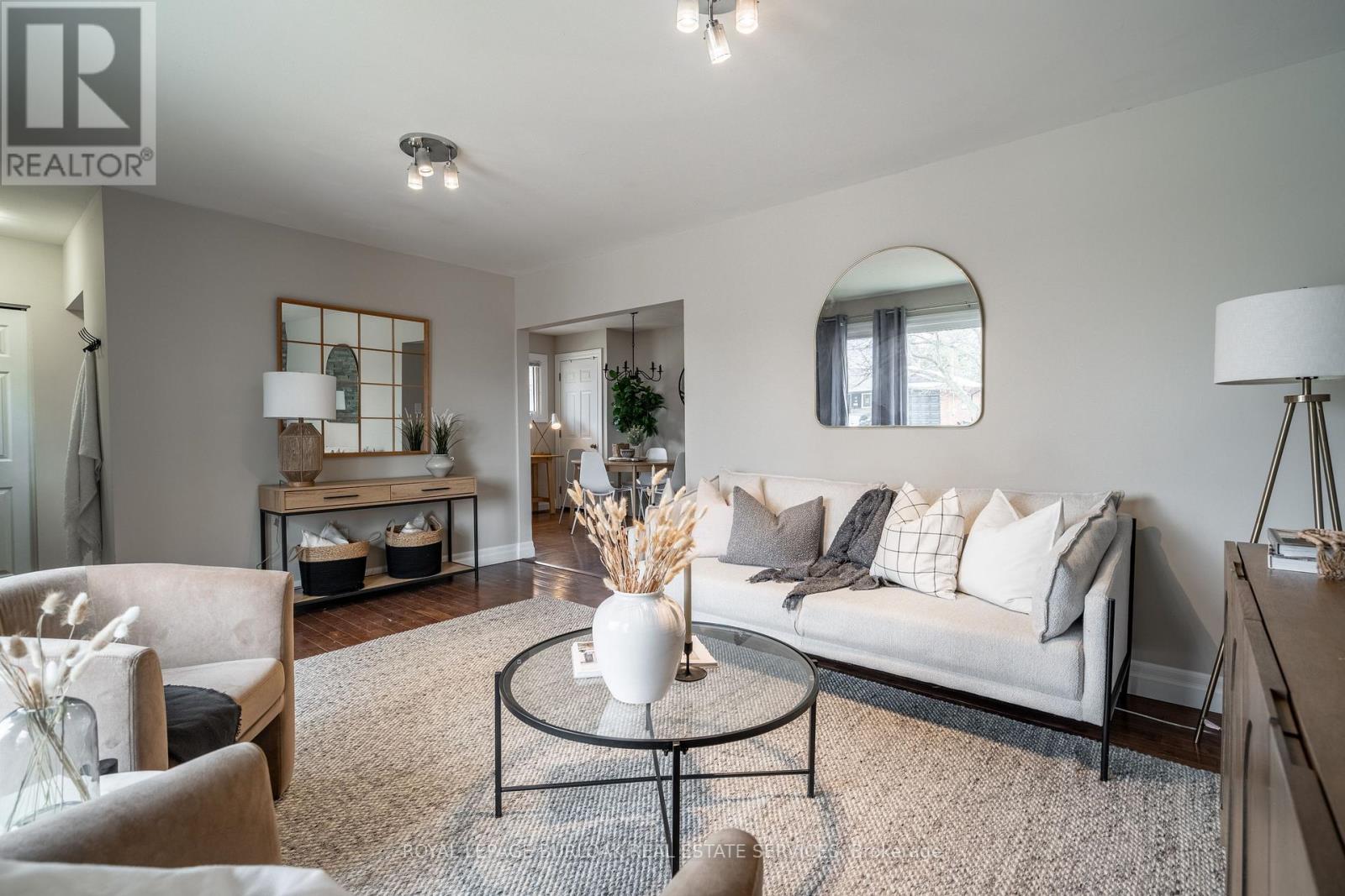 Upper - 34 Briarwood Crescent, Hamilton, Ontario  L9C 4B9 - Photo 7 - X12838296