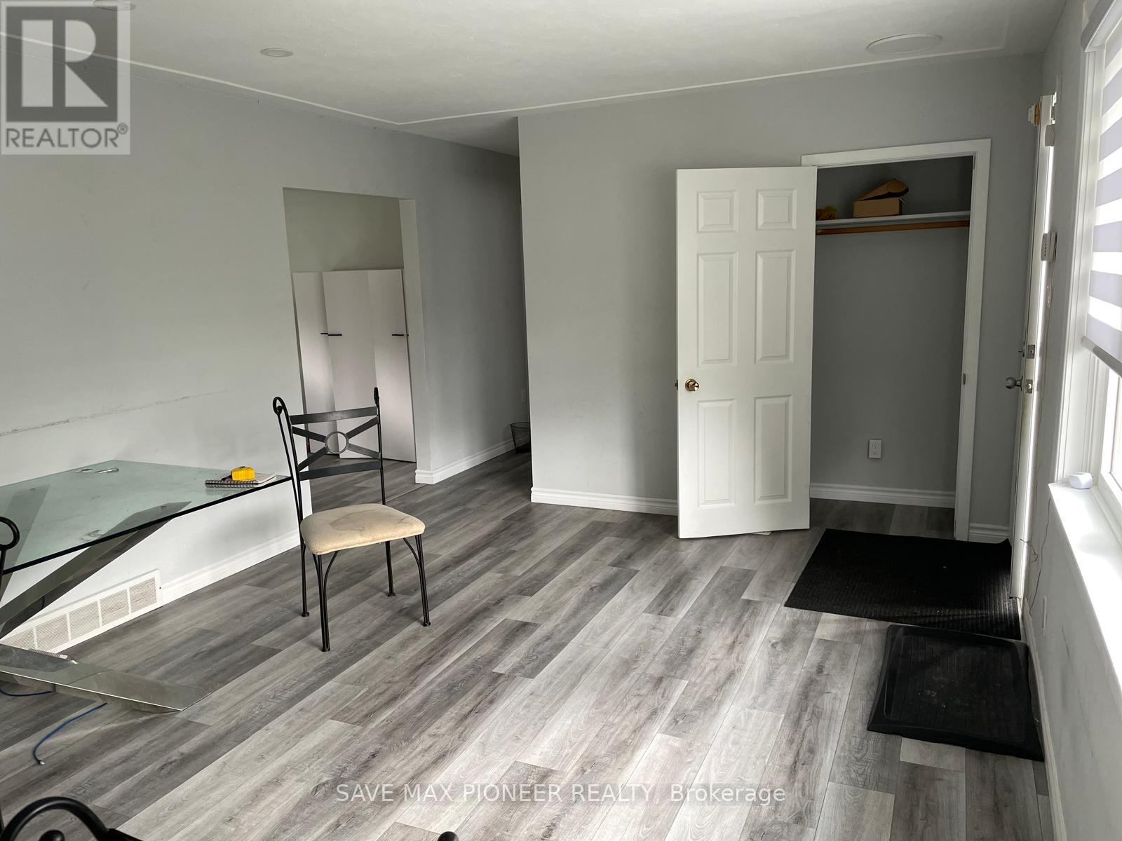 Upper - 136 Appel Street, London East, Ontario  N5Y 1R4 - Photo 11 - X12838326