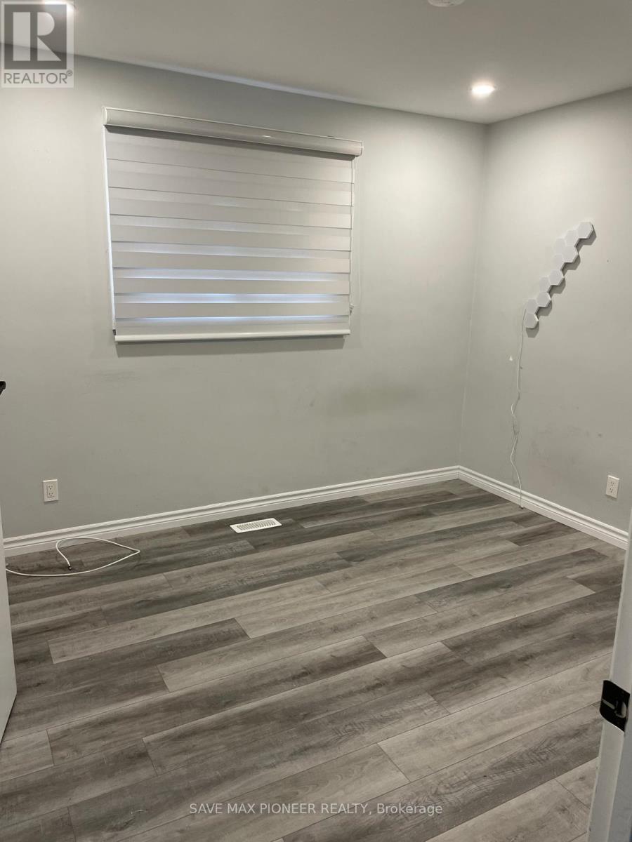 Upper - 136 Appel Street, London East, Ontario  N5Y 1R4 - Photo 15 - X12838326