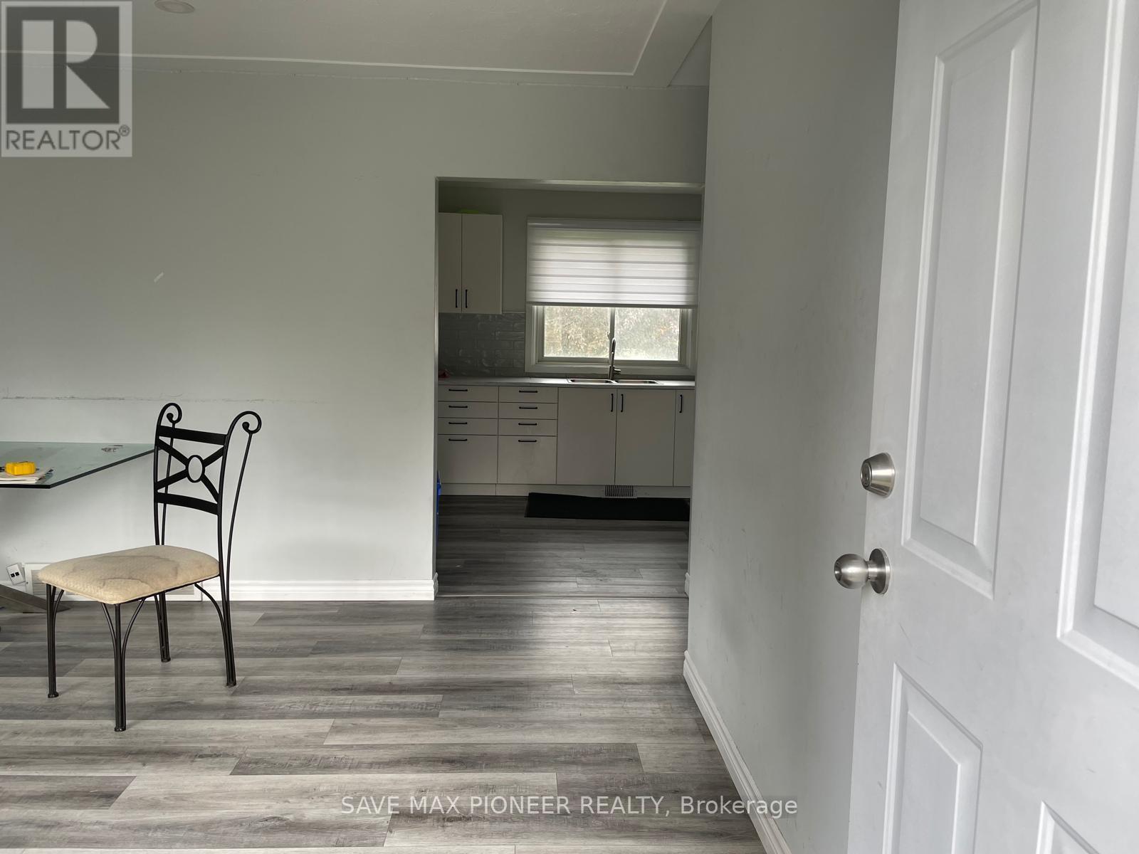 Upper - 136 Appel Street, London East, Ontario  N5Y 1R4 - Photo 8 - X12838326