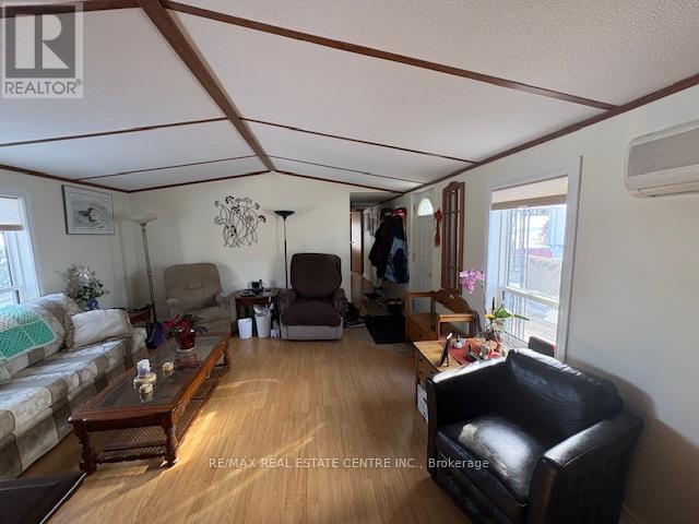 40 Maple Grove Village Road, Southgate, Ontario  N0C 1B0 - Photo 11 - X12838368