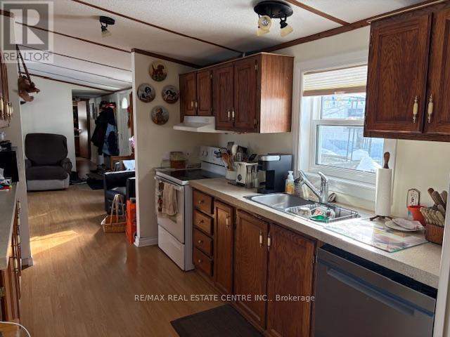 40 Maple Grove Village Road, Southgate, Ontario  N0C 1B0 - Photo 15 - X12838368