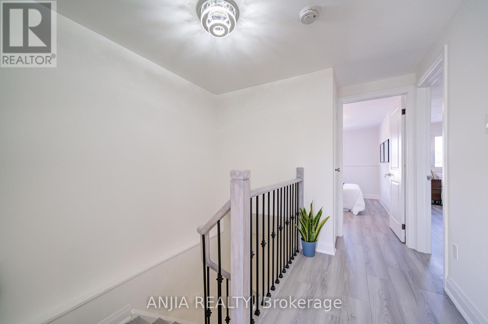 83 Mcclintock Crescent, Vaughan, Ontario  L4J 2S8 - Photo 19 - N12833362