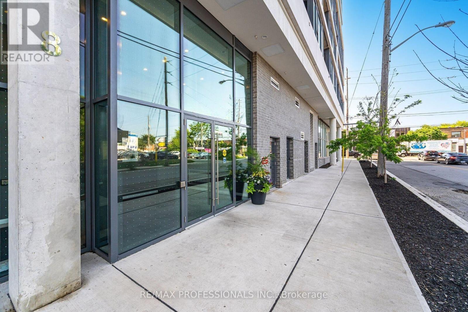 313 - 859 The Queensway, Toronto, Ontario  M8Z 1N8 - Photo 2 - W12838338