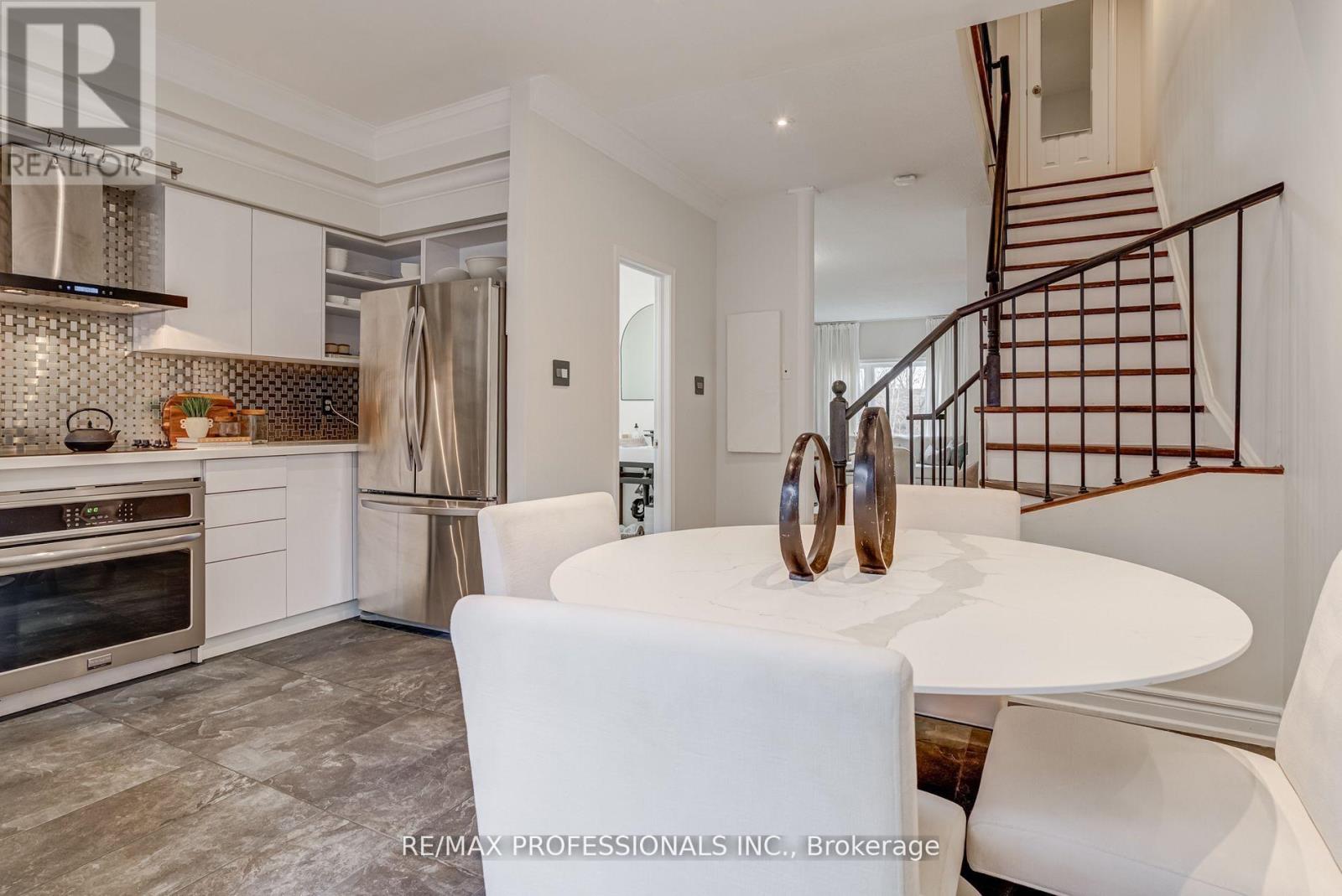 105 Harbourview Crescent, Toronto, Ontario  M8V 4A9 - Photo 10 - W12838380