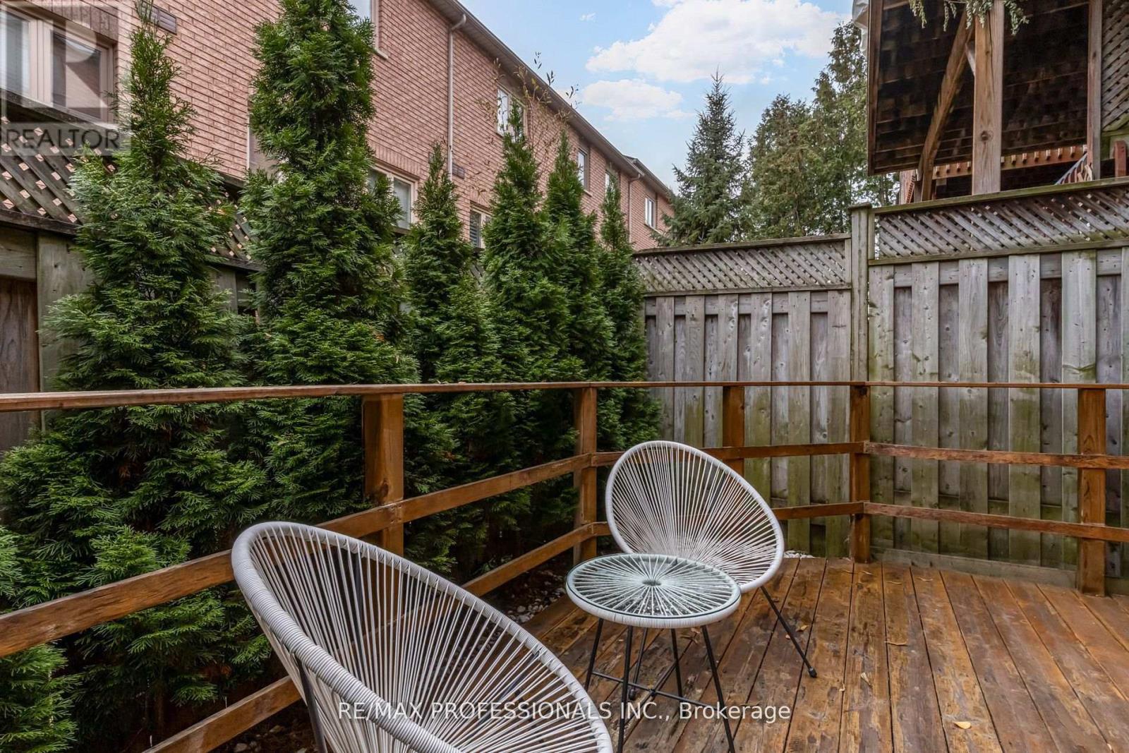 105 Harbourview Crescent, Toronto, Ontario  M8V 4A9 - Photo 38 - W12838380