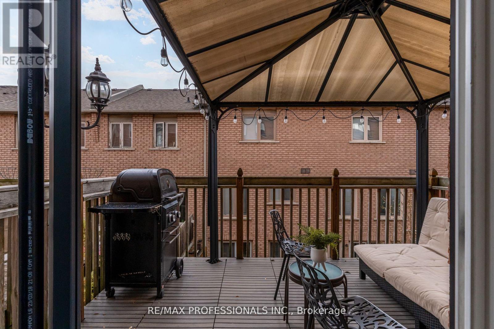 105 Harbourview Crescent, Toronto, Ontario  M8V 4A9 - Photo 14 - W12838380