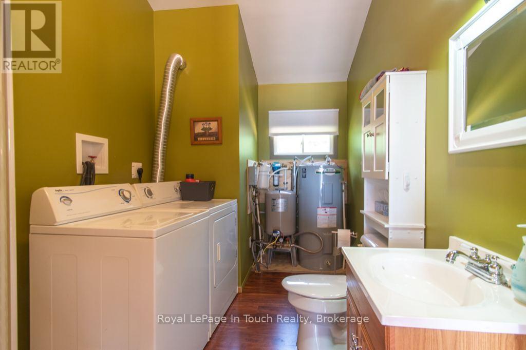 2974 Island 1040, Georgian Bay, Ontario  P0E 1E0 - Photo 11 - X12838472